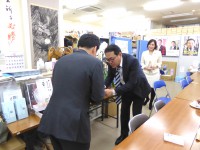 09_笠ひろふみ候補 選挙事務所訪問 (1)